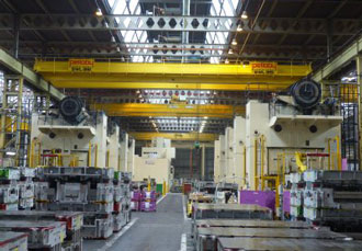 Electric wire-rope hoists serve press shop at UK automotive plant