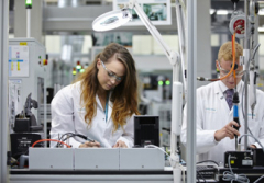 Siemens at forefront of recruiting women into manufacturing