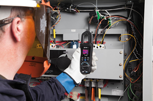 World first claimed for thermal imaging clamp meter