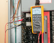 Fluke introduces two new true-rms logging Multimeters featuring TrendCapture